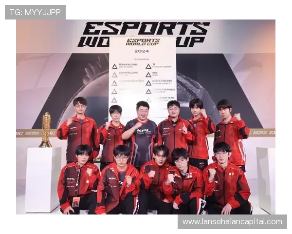 《全球电竞赛事规模不断扩大 各大战队争夺年度冠军激烈竞争》