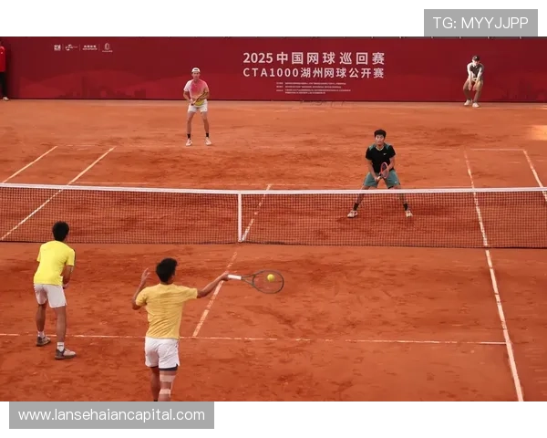 中国小将横扫劲敌挺进决赛再创佳绩掀起新一轮网球青春风暴