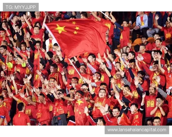 国足再创佳绩主场逆转劲敌展现团队精神与拼搏力量