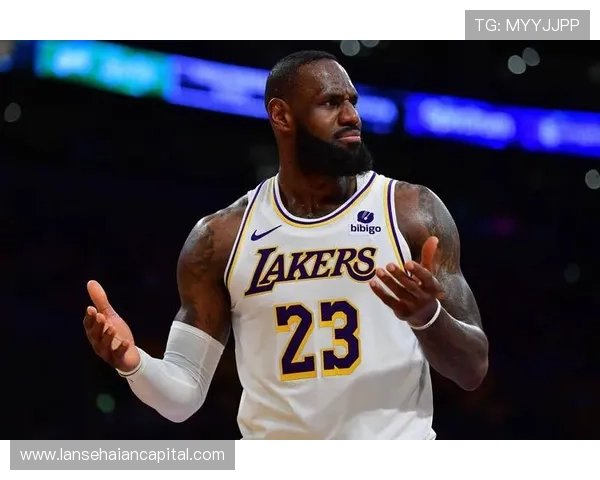 NBA赛季最新动态：詹姆斯突破历史新高，湖人迎来新赛季挑战