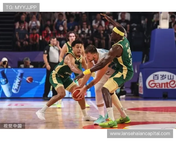 中国男篮力克澳洲迎来世界杯八强 梦想之旅继续起航