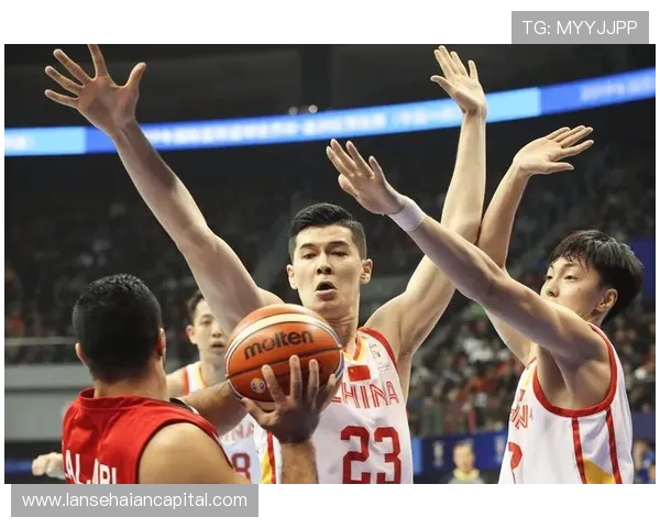 中国男篮热身赛力克法国队 备战世界杯展现强大实力