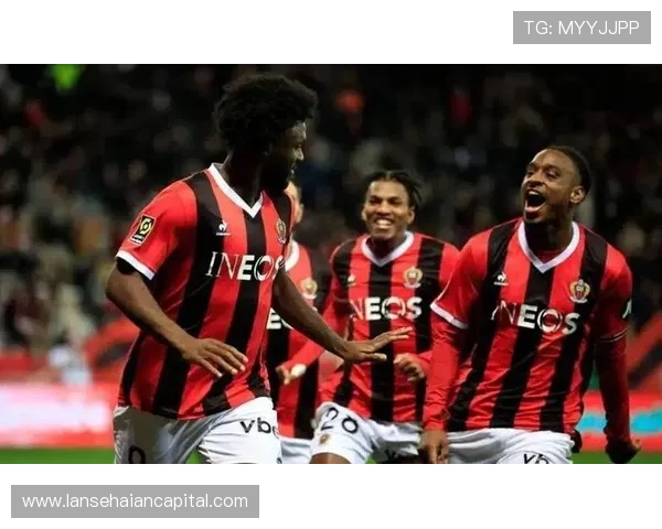 尼斯宣布签下巴黎后卫，加强防守实力