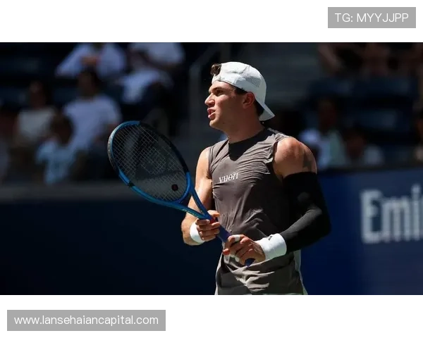 德约科维奇逆转夺冠再创纪录 网坛传奇新篇章震撼开启