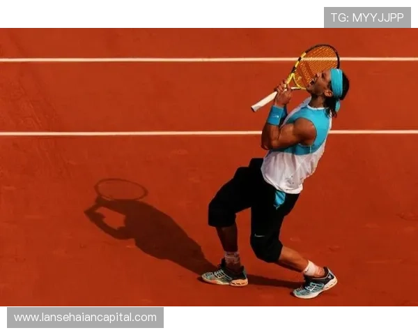 网球历史性一刻 纳达尔宣布退役 打破20年辉煌纪录 赛场新篇章开启