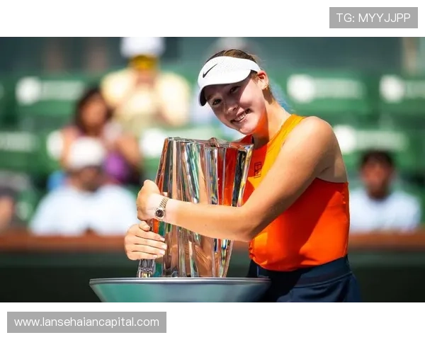 网球赛场风云再起 新星崛起与老将对决谁能笑到最后