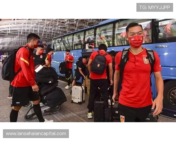 中国足球队全力备战亚洲杯目标突破小组赛全力争取最佳成绩