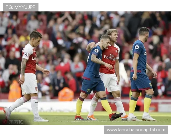 西汉姆联俱乐部近期引援动态及伤病情况更新分析